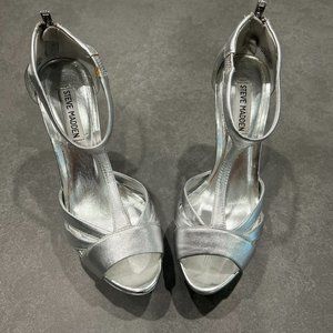 Steve Madden Silver Leather Platform Sandals - Size 8.5